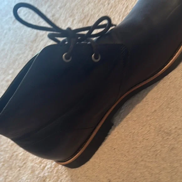 UGG Classic Black Leather Men's Shoes - Picture 9 of 10